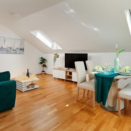 Modern & Spacious Rooftop Apartment With Natual Sunlight Split Luaran gambar